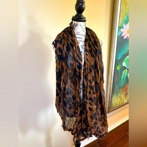 BP. Scarf🧣. Leopard.